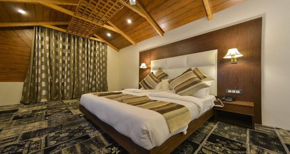 Grand Horizon Hotel || Saryu Travels